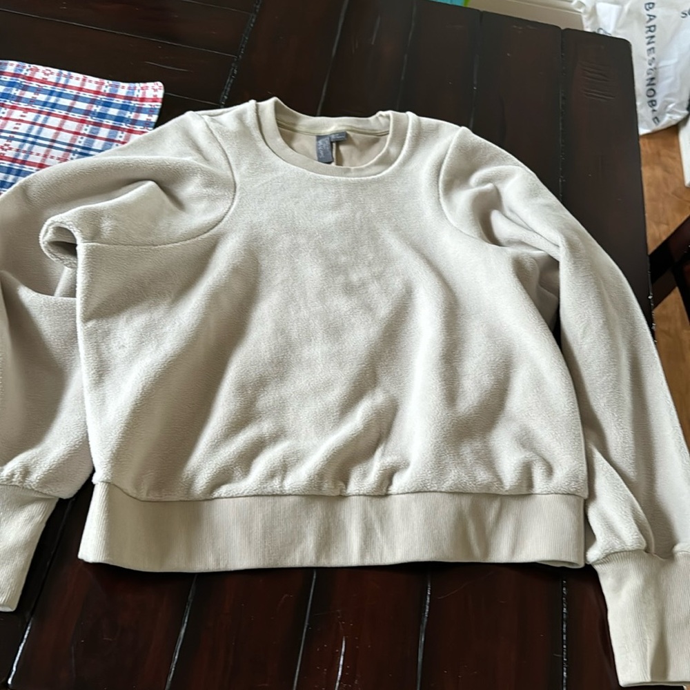 Sweaty Betty Crew Neck Sweatshirt.